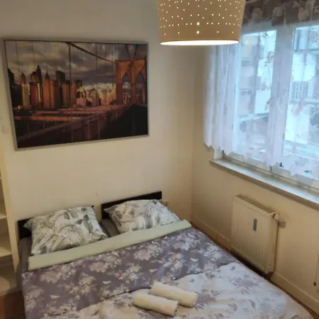 Valda ,pokoje Przy Trasie Torunskiej Варшава