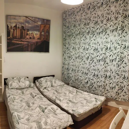 Valda ,pokoje Przy Trasie Torunskiej Проживание в семье Варшава