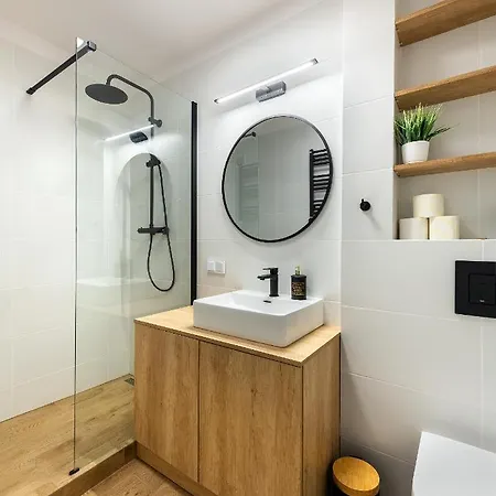 Sliska 3 - - 100m Od Zlotych Tarasow Oraz 200m Od Dworca Centralnego, Piekny Widok Na Panorame Warszawy - Wifi - Smart Tv 55 Cali - Better * Varsovia