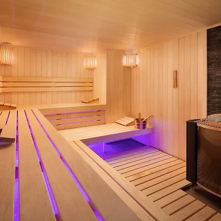 Mercure Ursus Station Отель