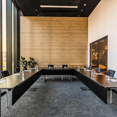 Crowne Plaza - - The Hub By Ihg 4*