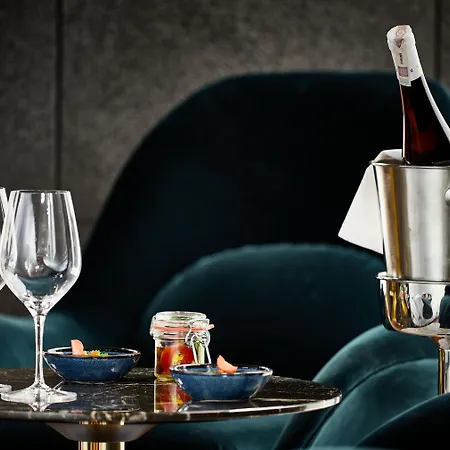 Crowne Plaza - - The Hub By Ihg Hotell 4*