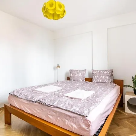 Апартаменты Golden Apartments - City Center - Twar44