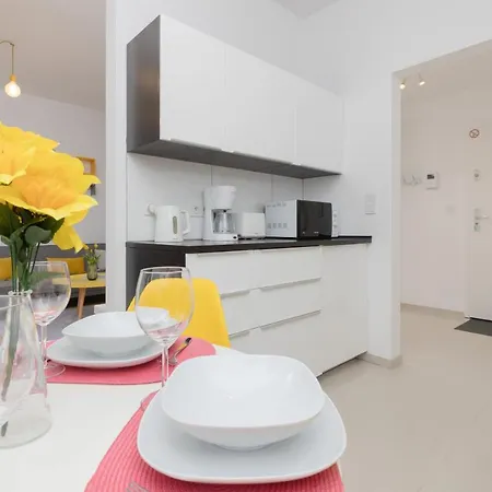 Wola Near Nocny Market By Renters * 华沙