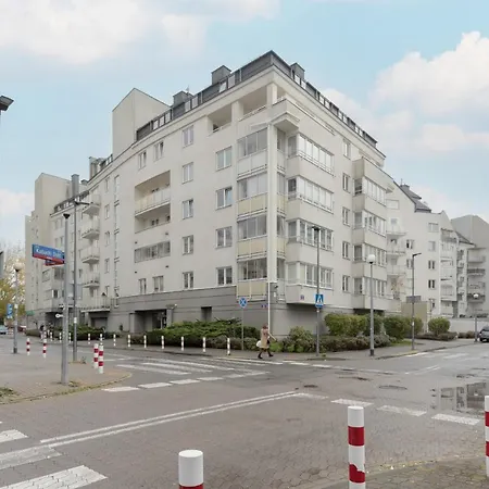 Daire Metro Kabaty Lovely By Renters *