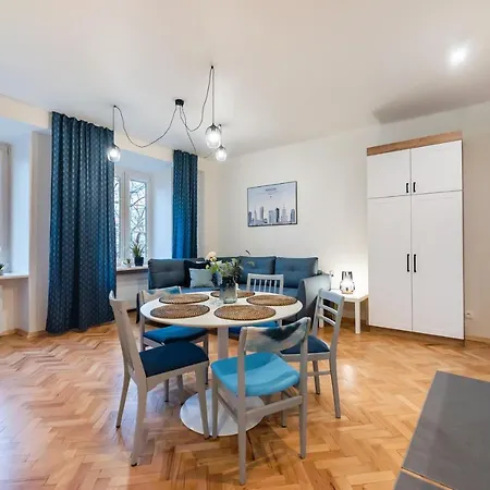 Old Town Eclectic For 6 People Apartamento Varsovia