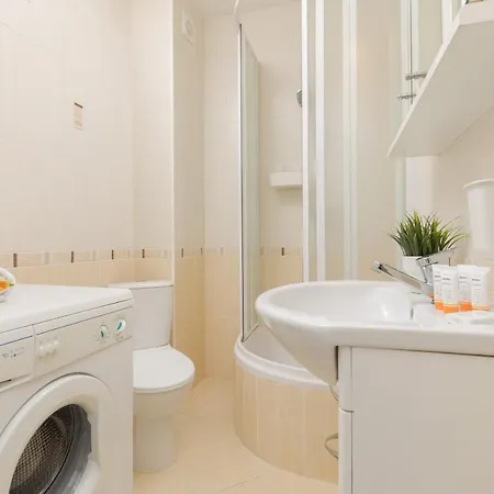 Metro Kabaty Lovely By Renters Daire