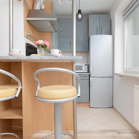 Metro Kabaty Lovely By Renters Daire *