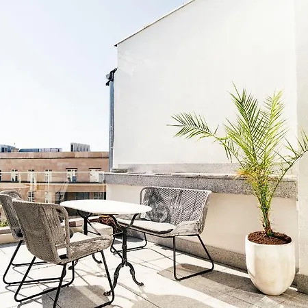 Frascati 1 Top Floor *
