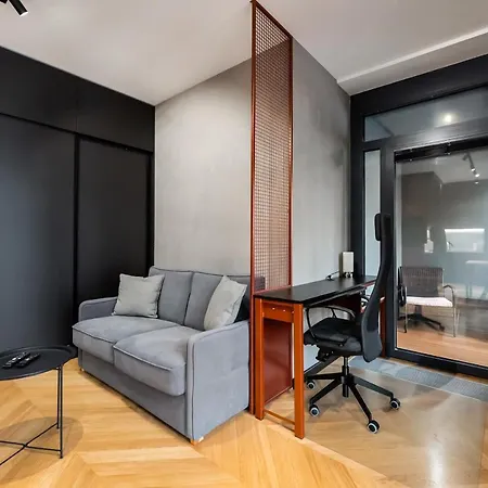 Browary Warszawskie Industrial Studio Apartment *