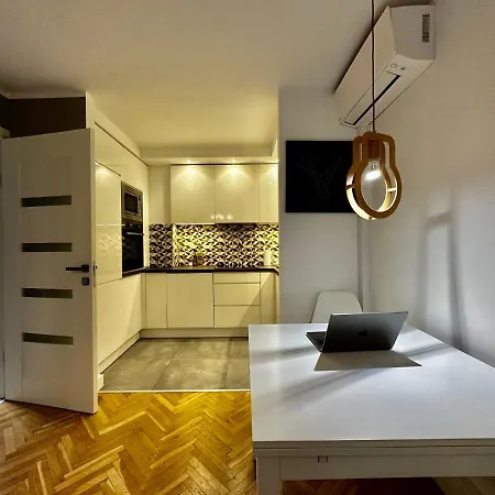 5 Air Condition Wifi 75'tv Netflix Hbo Appletv Apartmán *
