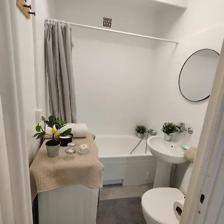 Super Central Flat With Balcony And View Of The Palace -50m From Marriott Warschau