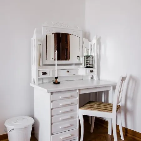 Halby Luxury Chmielna 73b * Varsovia