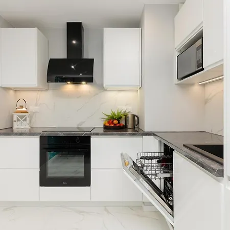 Turquoise Near The Royal Lazienki By Renters * ורשה