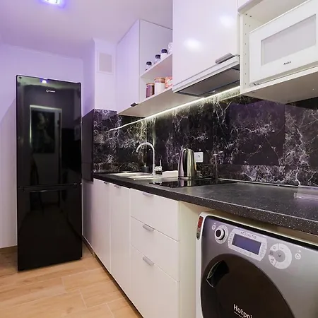 Unitapartaments Short Rent In By Metro Station Rondo Onz With 3bedrooms 23 Apartament Warszawa
