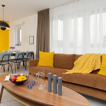 Trendy & Spacious 3-room Wilanow By Renters Apartmán *