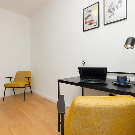 Trendy & Spacious 3-room Wilanow By Renters Apartmán