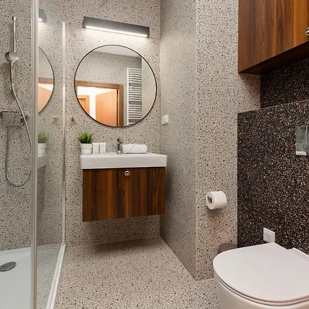 Trendy & Spacious 3-room Wilanow By Renters Varšava