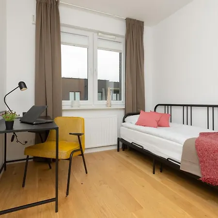 Trendy & Spacious 3-room Wilanow By Renters Apartmán *