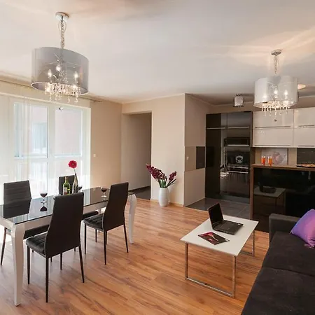 City Aparthotel Wola Hotel apartamentowy Warszawa
