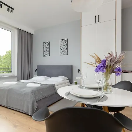 Wola Pet-friendly With Ac Slawinska By Renters 华沙