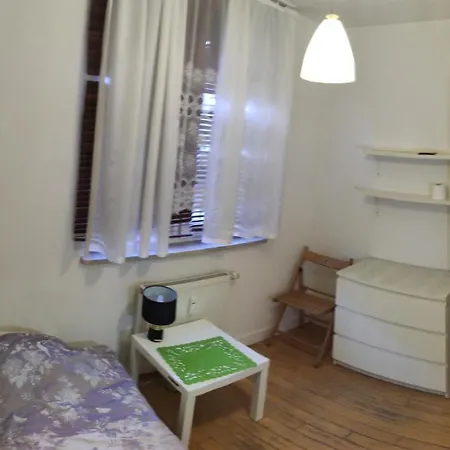 Valda ,pokoje Przy Trasie Torunskiej