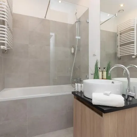 公寓 Wola Pet-friendly With Ac Slawinska By Renters