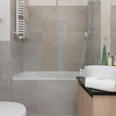 Wola Pet-friendly With Ac Slawinska By Renters 公寓 *