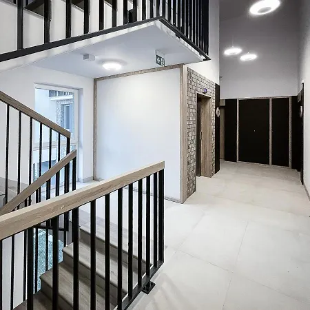 Wiosenny Kamienica Grochow With Free Parking Apartament *