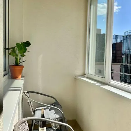 Oomph Modern With Balcony Apartment Warsaw