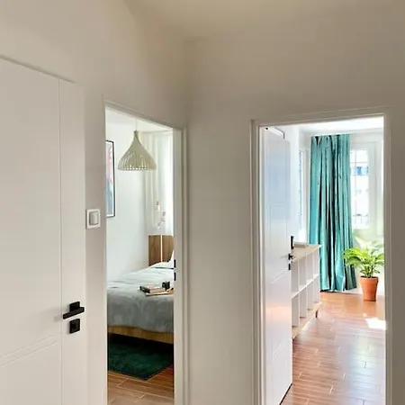 Apartment Oomph Modern With Balcony Warsaw