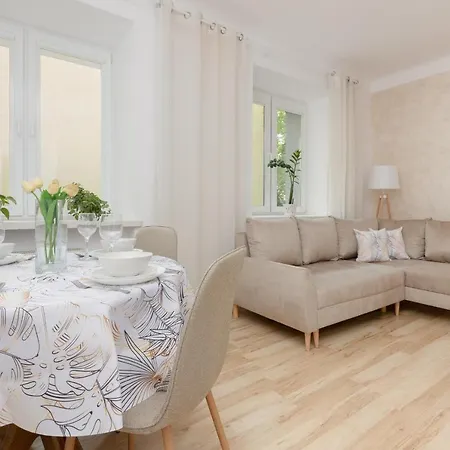 Bright Wola Near Metro Station By Renters