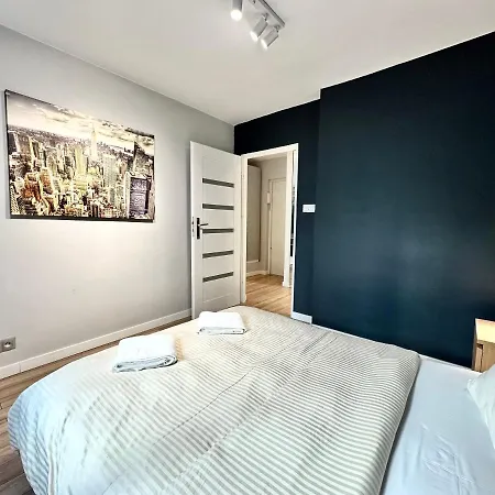Apartament Neon 3 Silence Metro Wifi 85'tv Netflix Hbo *
