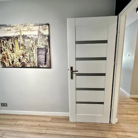 Apartament Neon 3 Silence Metro Wifi 85'tv Netflix Hbo