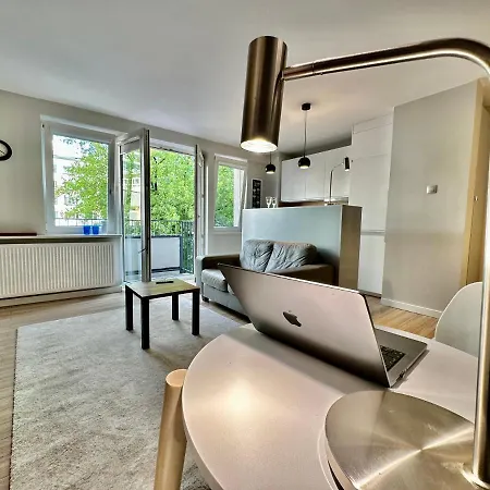 Neon 3 Silence Metro Wifi 85'tv Netflix Hbo Apartament