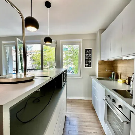 Apartament Neon 3 Silence Metro Wifi 85'tv Netflix Hbo