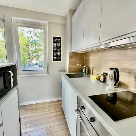 Apartament Neon 3 Silence Metro Wifi 85'tv Netflix Hbo *