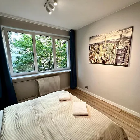 Apartament Neon 3 Silence Metro Wifi 85'tv Netflix Hbo