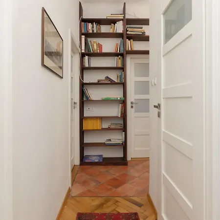 Appartamento New Town Square For 5 Guests By Renters *