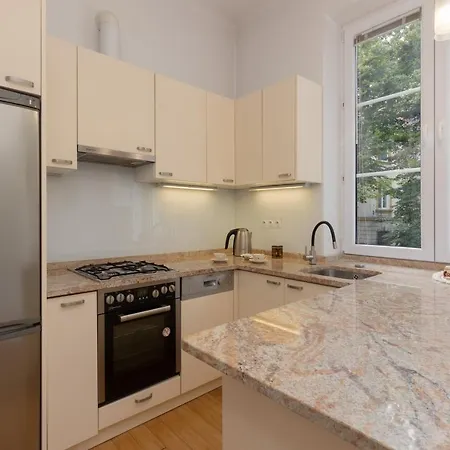 New Town Square For 5 Guests By Renters Appartamento Varsavia