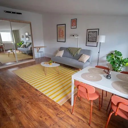 The Good Powisle 3 Bedrooms Apartment