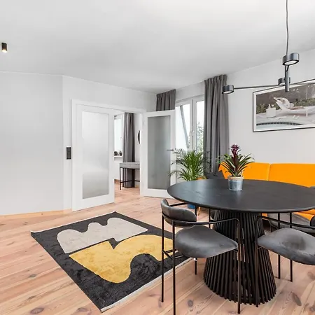 Walecznych 51 By Homeprime Apartment *