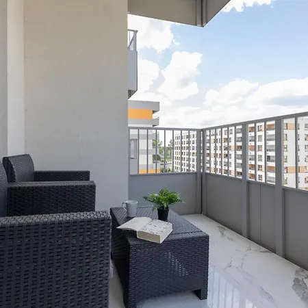 Elegant With Balcony & Parking By Renters Apartament Warszawa