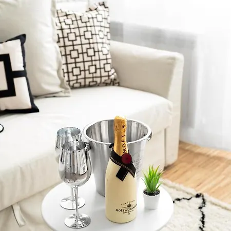 Apartment Glam & Modern By Cooee Warsaw