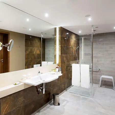 Doubletree By Hilton & Conference Centre Hotel Warsaw