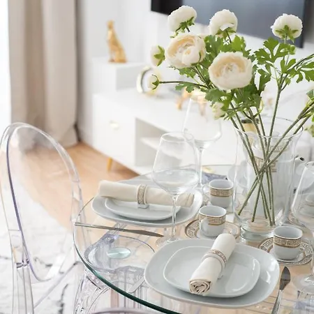 Glam & Modern By Cooee Warsaw