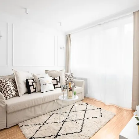 Apartment Glam & Modern By Cooee *