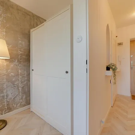 Apartment Artistic Pearl Mokotow, Piwarskiego 11 *