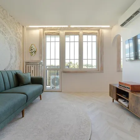 Artistic Pearl Mokotow, Piwarskiego 11 Warsaw