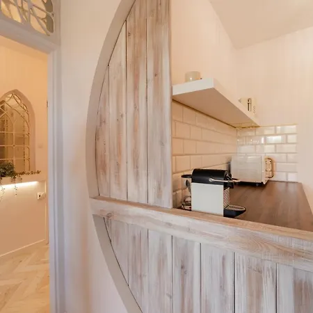 Apartment Artistic Pearl Mokotow, Piwarskiego 11